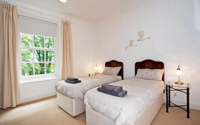 Apartment 4 The Grove