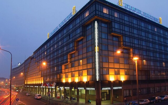 Ata Hotel Executive вид на фасад