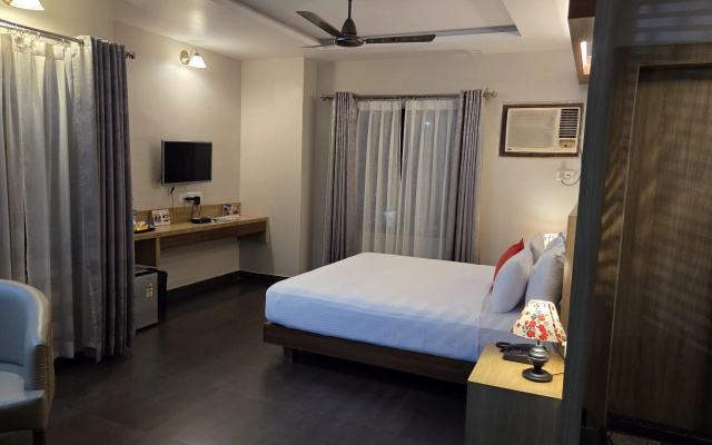 Hotel Gulmohar Grand