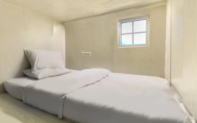 Oyo 524 S7 Hostel