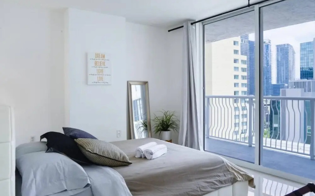 3 BR Apartment Brickell Following Cleaning Guidelines