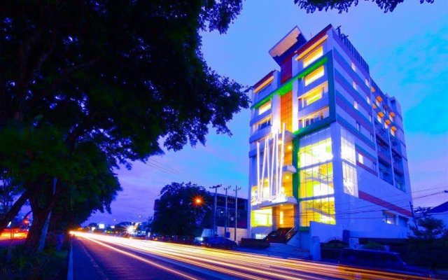 Отель Mercure Surabaya Manyar Индонезия, Сурабая - отзывы, цены и фото номеров - забронировать отель Mercure Surabaya Manyar онлайн вид на фасад