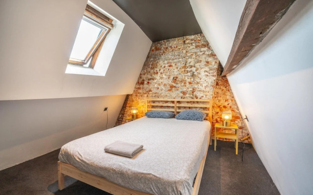 Two-bedroom Apartment by the River