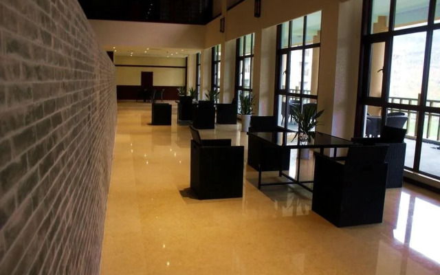 Shengtang Yishe Hot Spring Resort Hotel