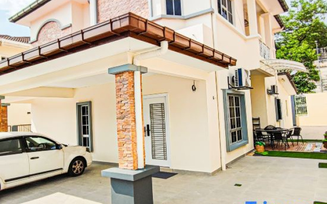 Modern 5-Bedroom House BBQ Event Wedding at Kajang by HCK