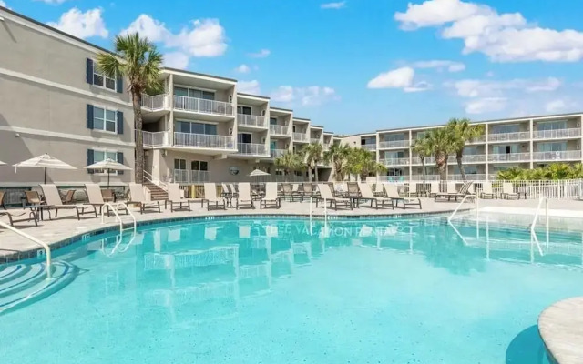Tybee Beach Club 113 by Tybee Vacation Rentals
