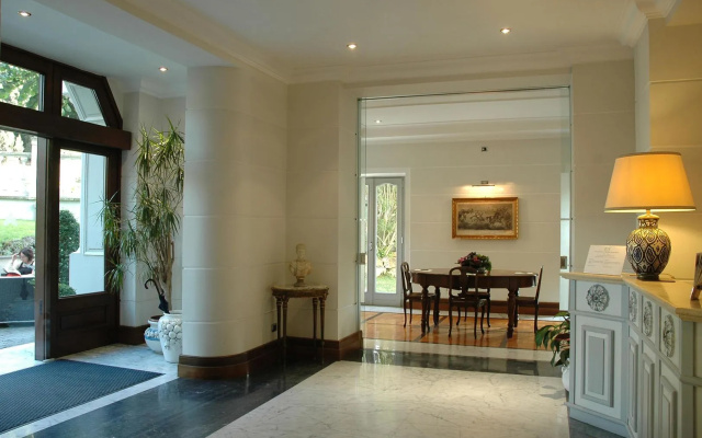 Hotel Flora