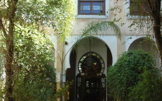 Отель Riad Maison Bleue And Spa Марокко, Фес - отзывы, цены и фото номеров - забронировать отель Riad Maison Bleue And Spa онлайн вид на фасад