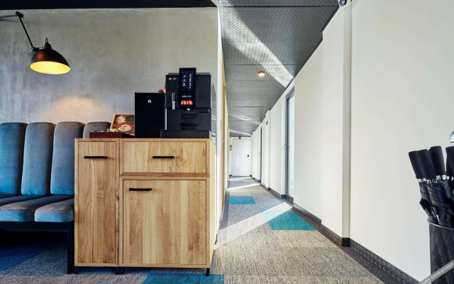New Port Hotel