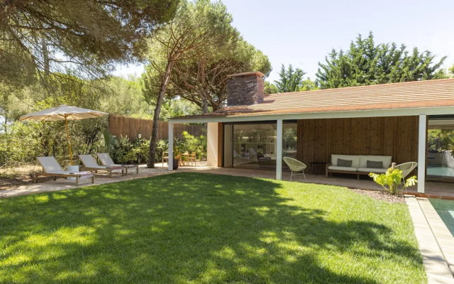 Havenwood Villa by Cadenzalux