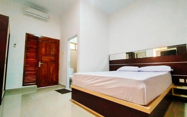RedDoorz @ Artomoro Guest House