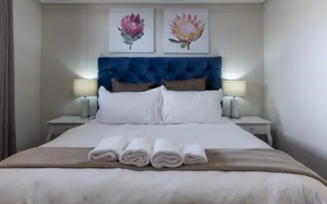 Blou Inn - Century City