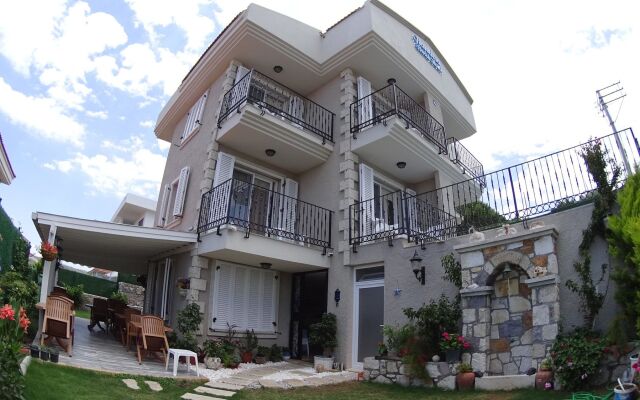 Kandira Butik Hotel Чешме вид на фасад