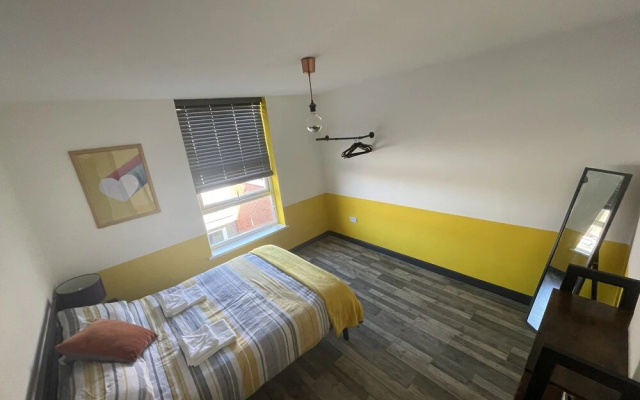 The Willow - Superb Spacious 3 Bed Room Apartment
