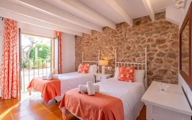 Luxury Villa With Tennis Court