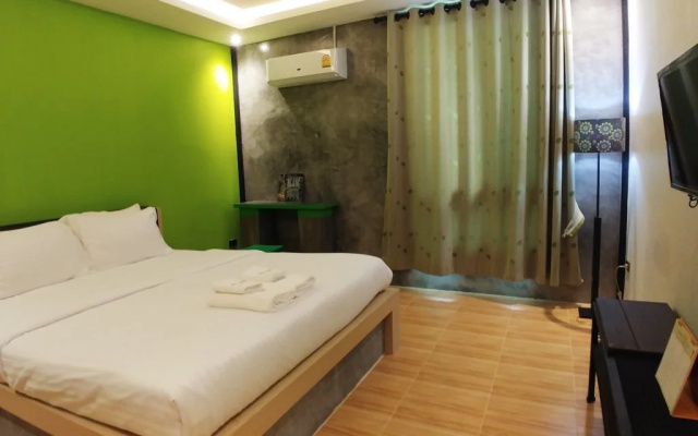 Green House Neo-Resotel - Hostel