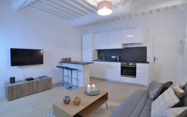 Picasso Apartments