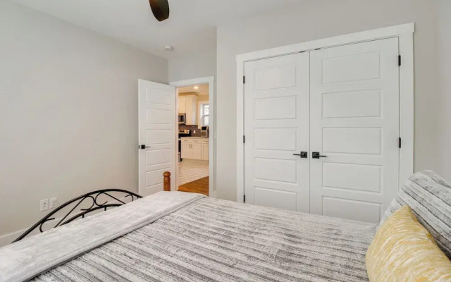 Private Balcony: Spacious, Updated Savannah Apt!