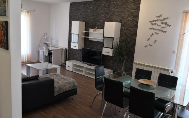 King Apartment4 Star Accommodation for the Price of 3