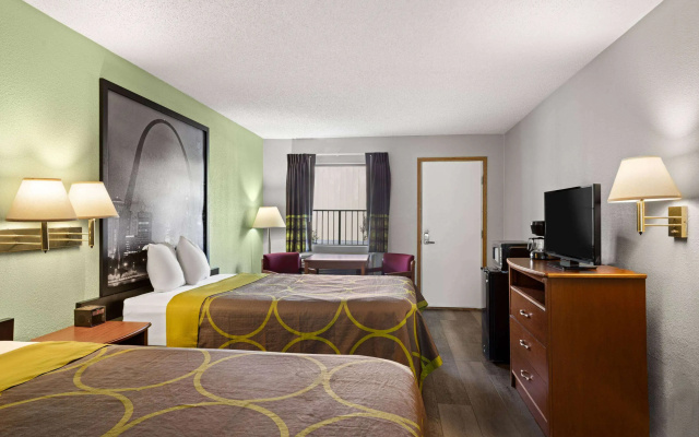 Super 8 by Wyndham Branson / Shepherd of the Hills Exwy