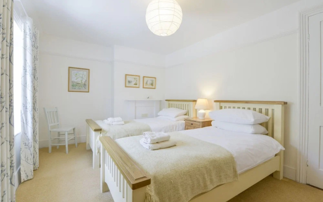 4 Coastguards Cottage