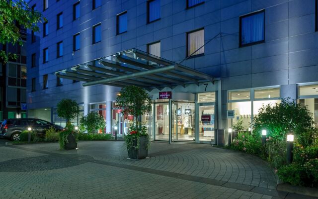 Mercure Hotel Düsseldorf City Nord вид на фасад