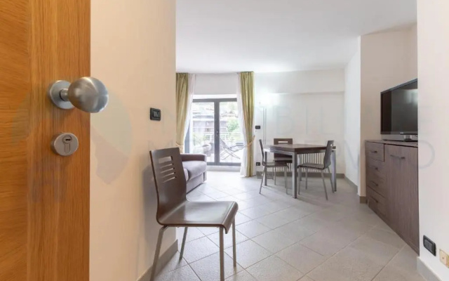 Bilocale in centro con terrazzo e wifi - AS11