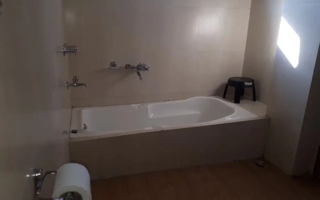 Hotel Pine Crest