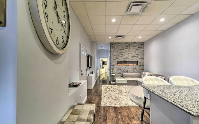 Pet-friendly Apartment, 6 Miles to Downtown