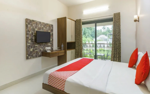 OYO 15553 Evergreen Holiday Home