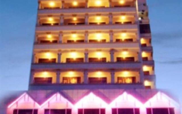 Отель Lotus Saigon Hotel Вьетнам, Хошимин - отзывы, цены и фото номеров - забронировать отель Lotus Saigon Hotel онлайн вид на фасад