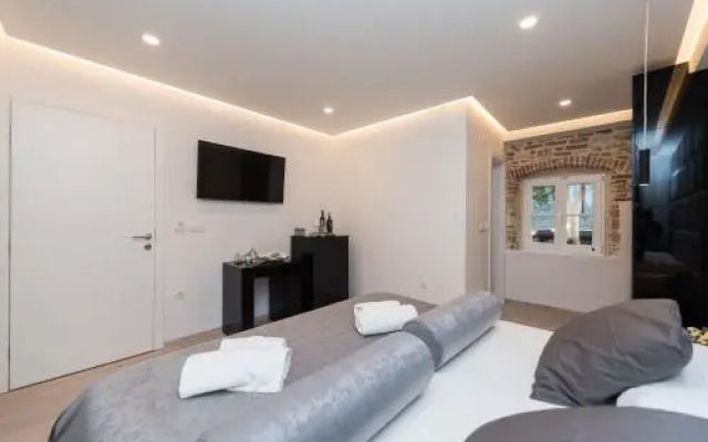 10 Heritage Rooms