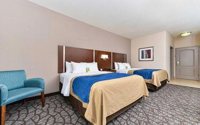 Holiday Inn Express & Suites Junction City by IHG