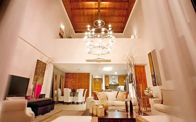 Los Altos Residences