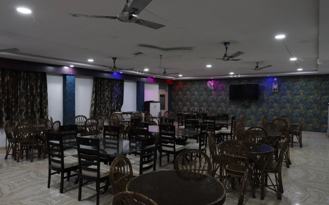 OYO 29714 Mumal Resort