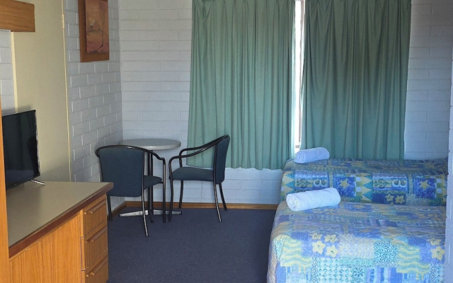 Kingston Ocean View Motel