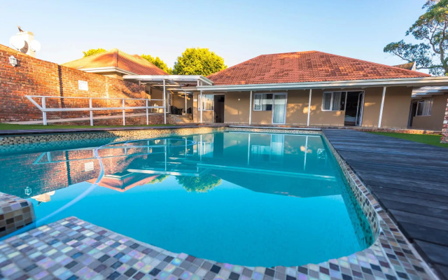 Retreat on Main Bed and Breakfast