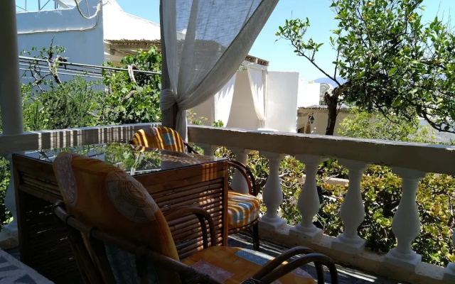 Relaxing Studio With Veranda 'n Garden
