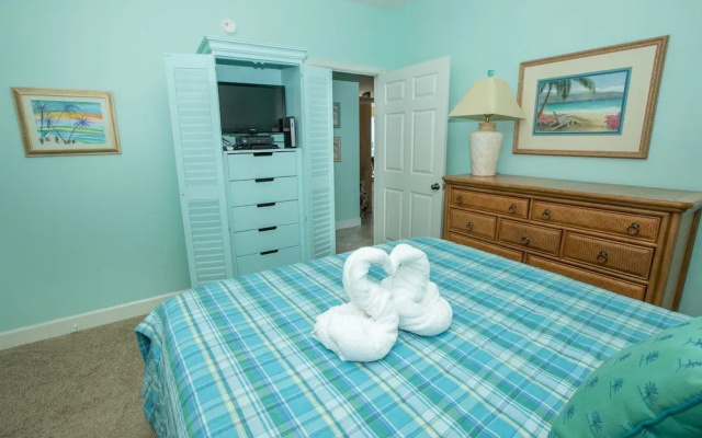 Oceania 307 3 Bedroom Condo by RedAwning