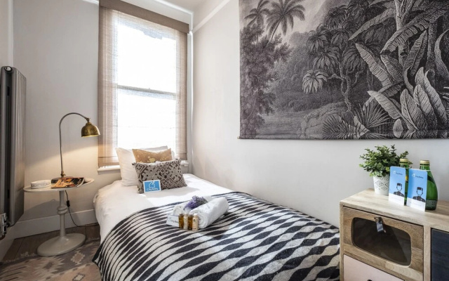 Stunning Colville Gardens Apartment - ADCT