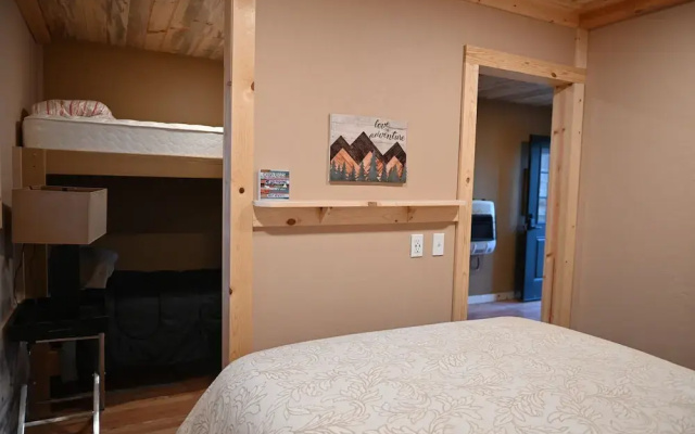Alaska River Pirates Cabins
