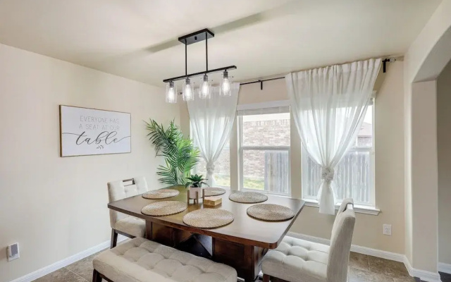 Private Patio: Modern Killeen Vacation Rental!