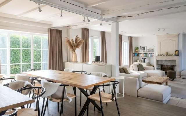 Luxury Villa in Sint-Idesbald with Hot Tub