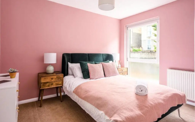 Lovely 4 Bedroom House in Central Bath (Adults Only)