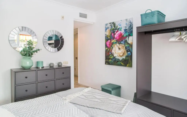 Stylish Penthouse 2 pools & next to beach - RDR204