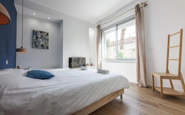 Bord de mer, magnifique appartement de 150m2 avec jardin