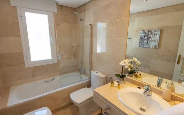 Luxury Penthouse at Dama de Noche