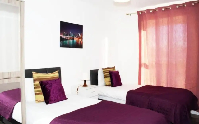 TMS Beautiful 2BR Apartment! Ensuite! Lakeside