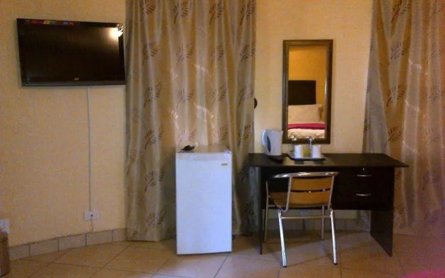 Molengoane Lodge