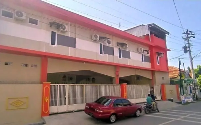 RedDoorz Syariah near Transmart Tegal